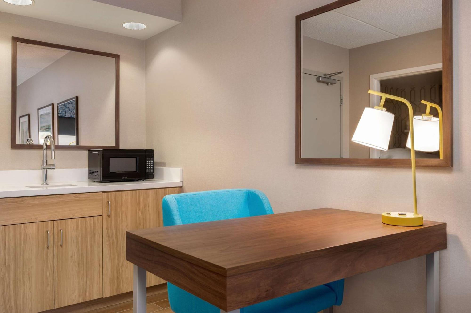 Hampton Inn Блуумсбърг Екстериор снимка