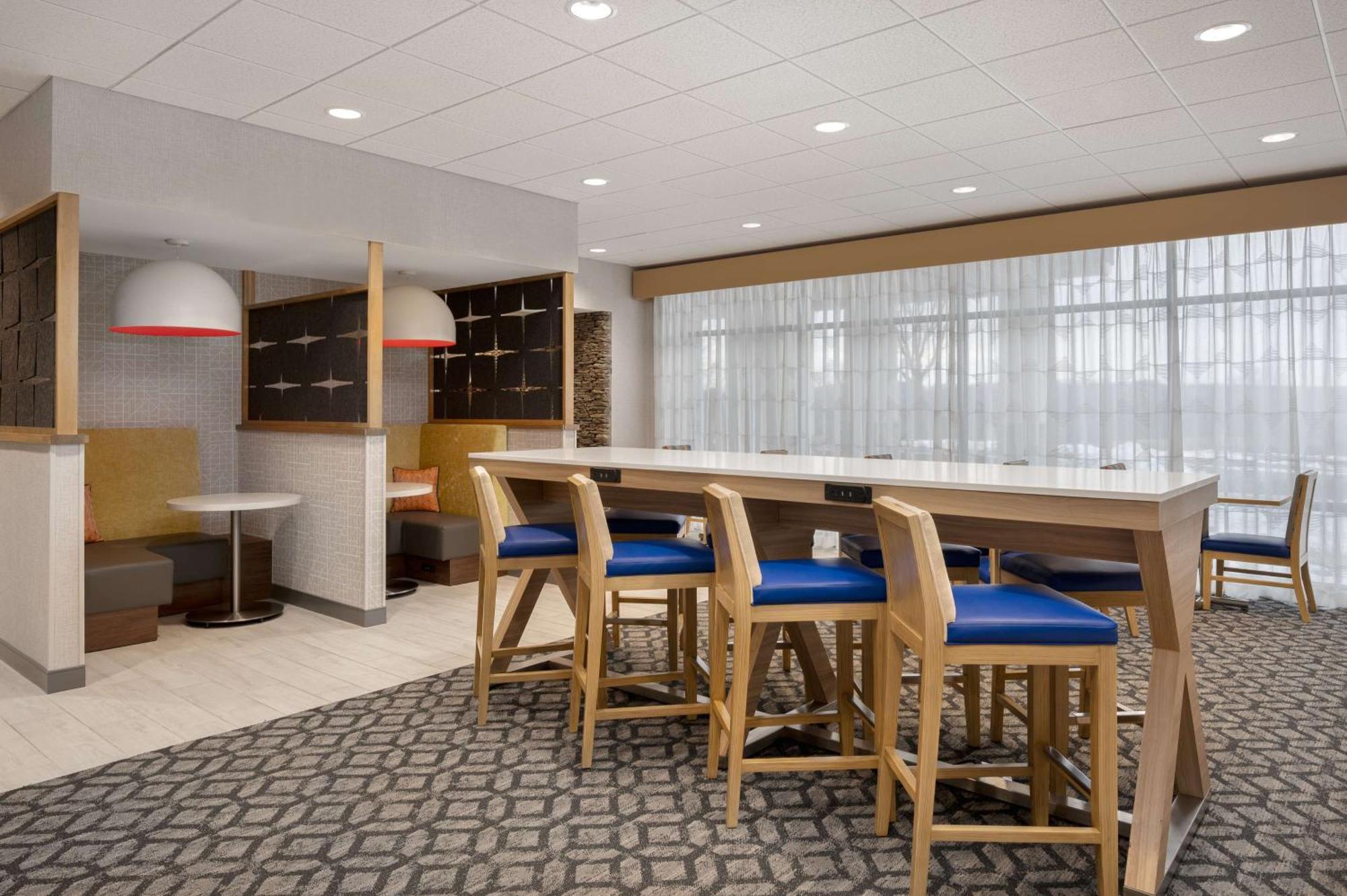 Hampton Inn Блуумсбърг Екстериор снимка