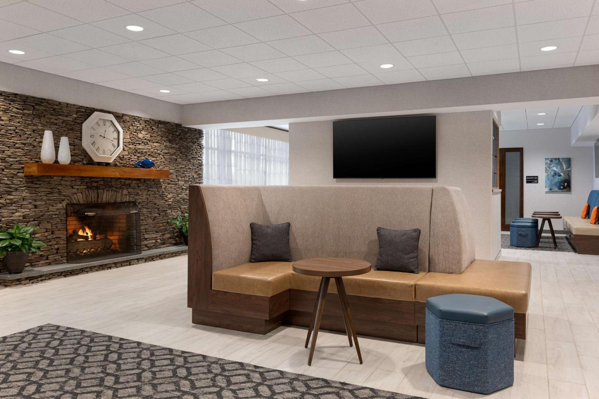 Hampton Inn Блуумсбърг Екстериор снимка