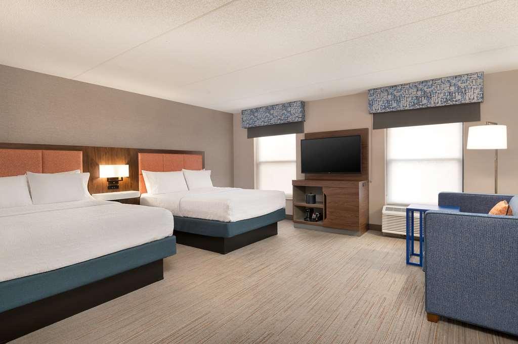 Hampton Inn Блуумсбърг Стая снимка